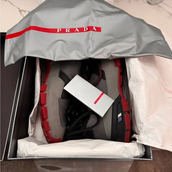 Prada Calzature Uomo red sole